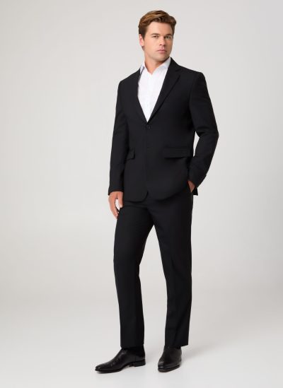 CHARLES MSC2-4060 is Charles 2- button jacket for corporate